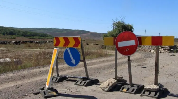 Doar 37% din banii pentru drumuri cheltuiți la jumătate de an – restul zac în conturi