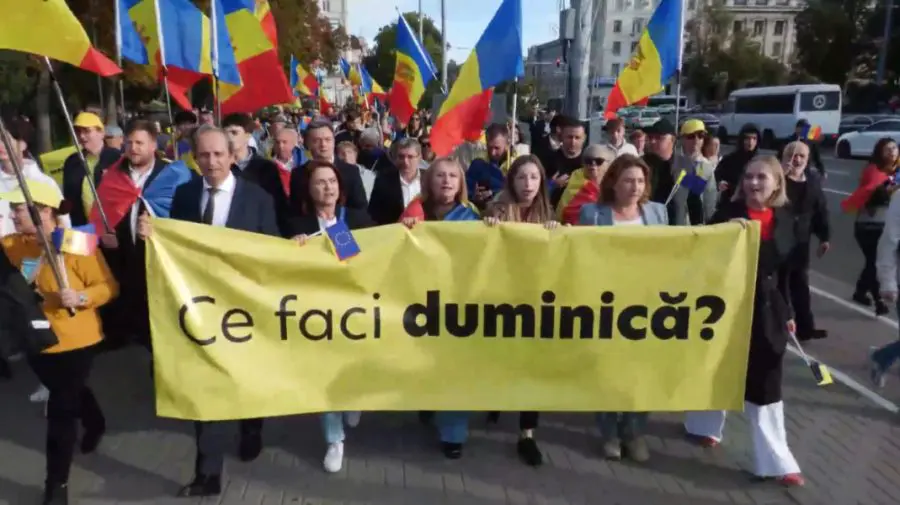 PAS a organizat un marș în ajunul alegerilor parlamentare – „Tu ce faci duminică?”