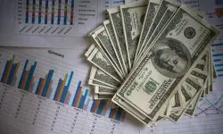 Curs valutar 2 octombrie 2026: Cât valorează un euro și un dolar