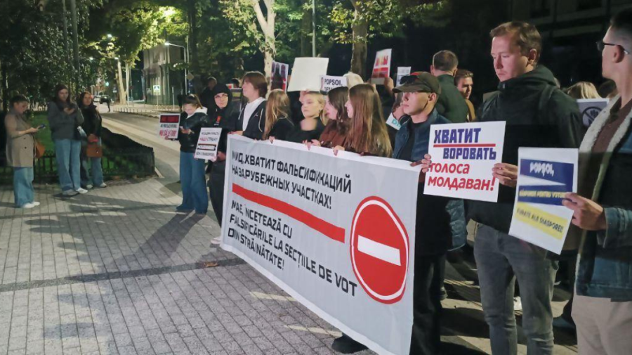 VIDEO Oamenii lui Șor protestează la MAE. Climenco amenință că Rusia poate recunoaște independența a Transnistriei