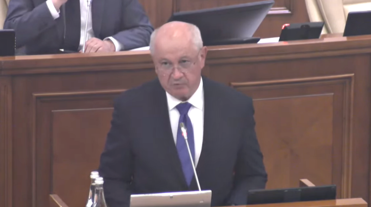 Alexandru Munteanu din plenul Parlamentului: „Vă promit că voi fi un prim-ministru care lucrează – nu unul populist”