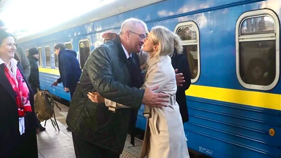 Kaja Kallas a mers într-o vizită surpriză la Kiev. „Rezistența ucrainenilor necesită sprijinul nostru deplin”