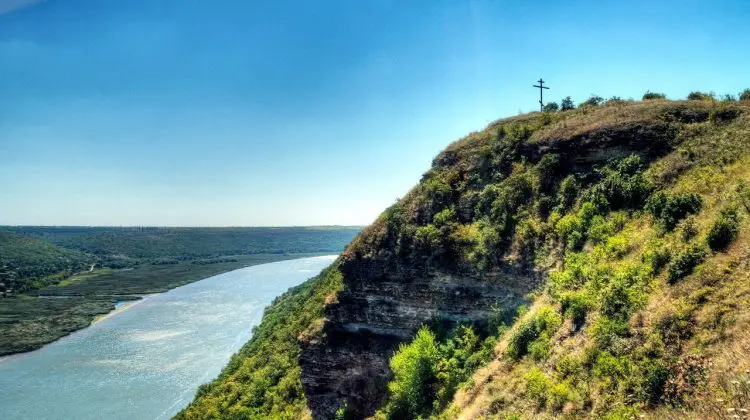 Nu știi cum se numește râul sau dealul din sat? Guvernul va lansa o platformă, ca să găsești denumirile geografice