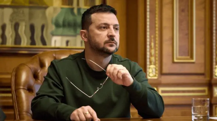 Președintele Zelenski propune prelungirea mobilizării și a legii marțiale până în februarie 2026