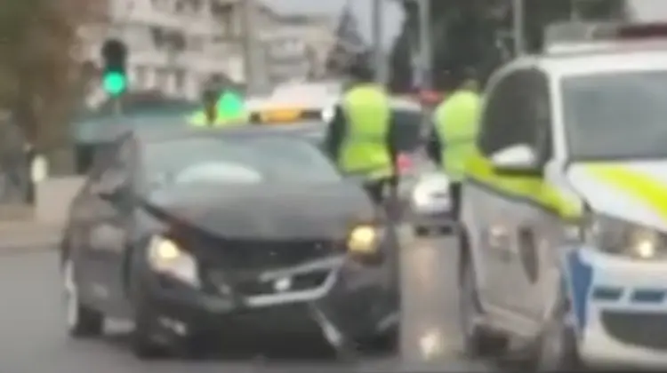 Un nou accident în capitală cu implicarea unei mașini de poliție, în intersecția Ștefan cel Mare – Ismail