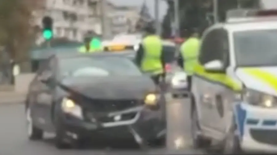 Un nou accident în capitală cu implicarea unei mașini de poliție, în intersecția Ștefan cel Mare – Ismail