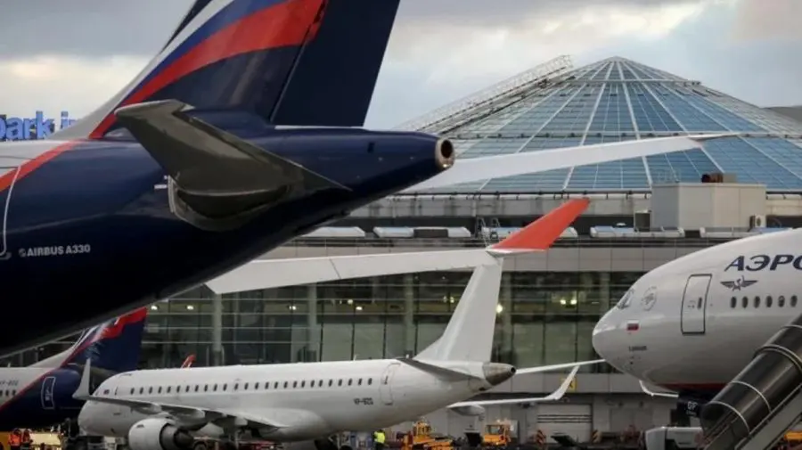 Trei aeroporturi din Moscova au fost închise după atacuri cu drone ucrainene. Zone industriale vizate