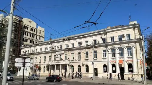 Card gratuit la bibliotecă: campania prin care chișinăuienii sunt invitați să citească, să învețe și să descopere