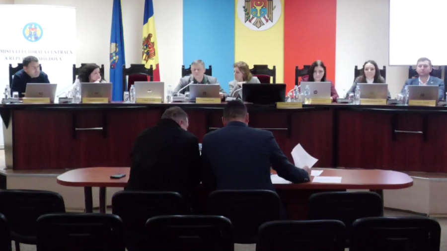 LIVE CEC decide dacă Vasile Costiuc rămâne cu cele șase mandate de deputați