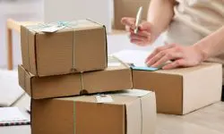 Taxarea coletelor ar putea aduce o povară fiscală suplimentară pentru moldoveni