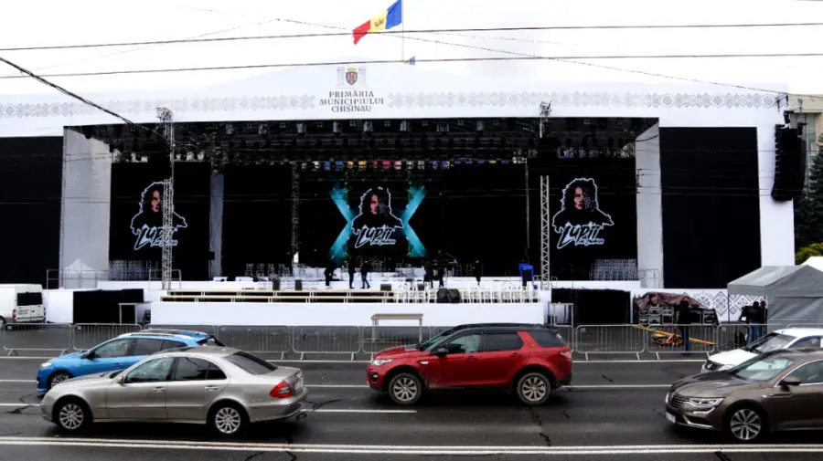 Chișinăul se pregătește de hram: Scena e montată, iar artiștii fac ultimele repetiții