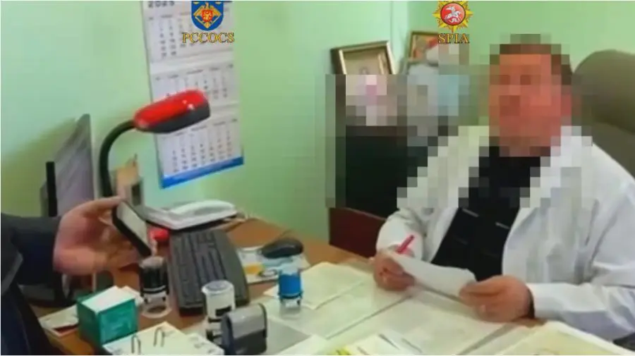 Corupție la Hîncești: adeverințe eliberate ilegal în schimbul banilor