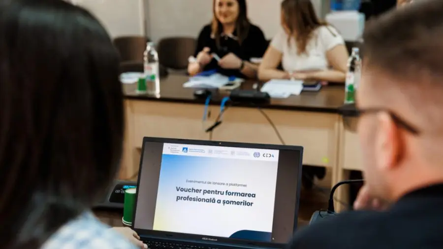 Declarații la RLIVE TV: Opt din zece șomeri cu vouchere de formare profesională își găsesc un loc de muncă