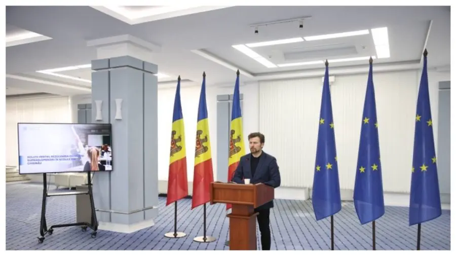 Guvernul îi oferă Primăriei Chișinău două clădiri pentru a deschide școli noi: 1 600 de locuri pentru elevi