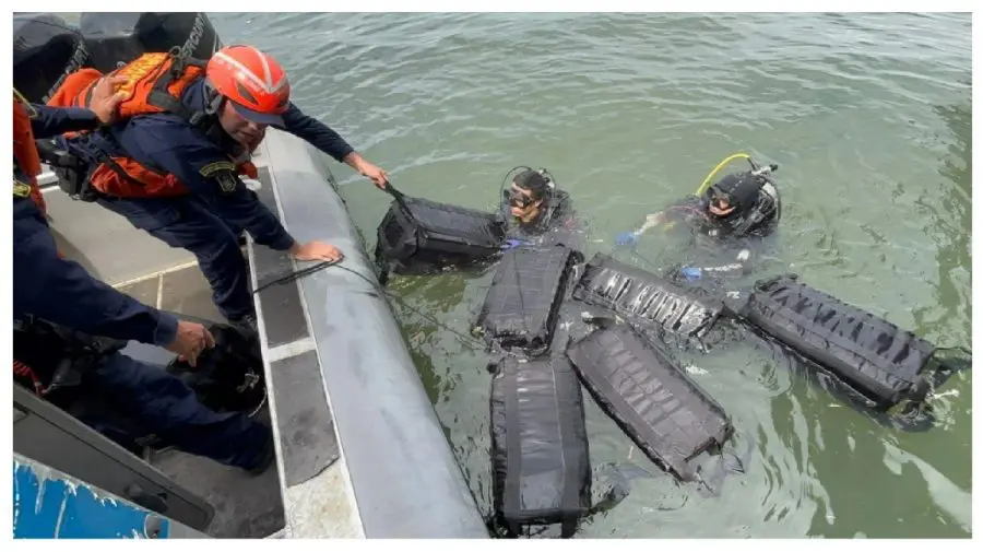 Cocaină de lux pe mare: forțele navale columbiene descoperă 7 saci de droguri pentru Europa