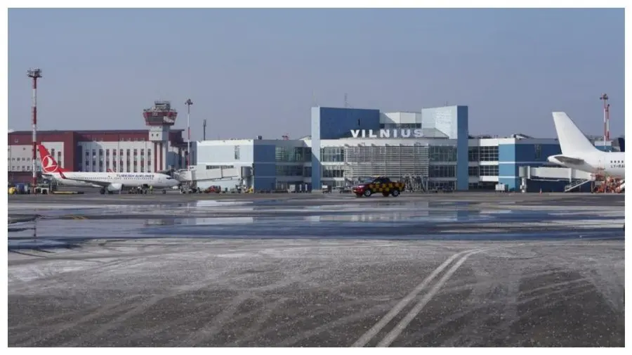 Baloane din Belarus perturbă traficul aerian la Vilnius: aeroportul și-a reluat activitatea luni dimineață