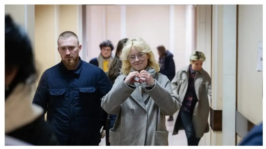 Doi muzicieni ruși fug din țară după arestări repetate pentru interpretarea unor cântece anti-Kremlin