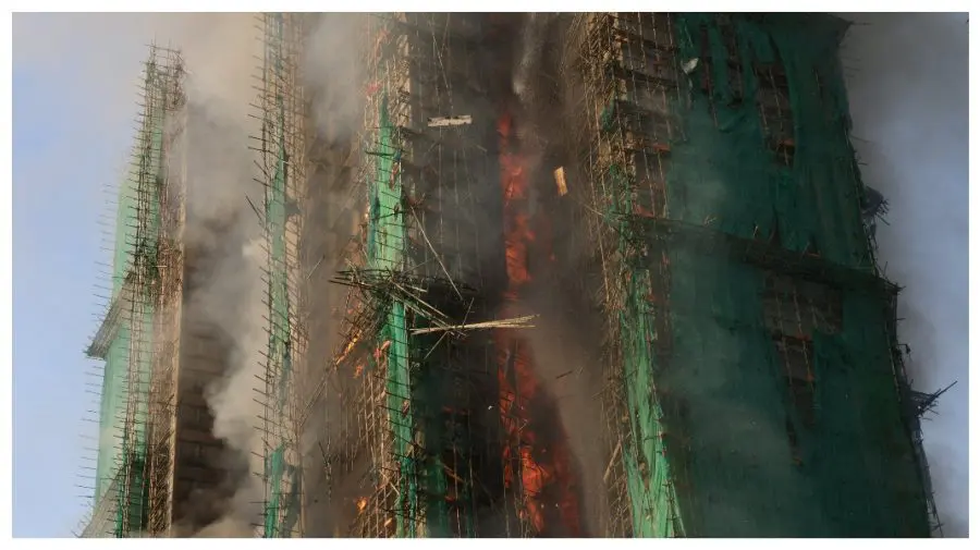 VIDEO Patru morți și trei răniți într-un incendiu major dintr-un complex rezidențial din Hong Kong