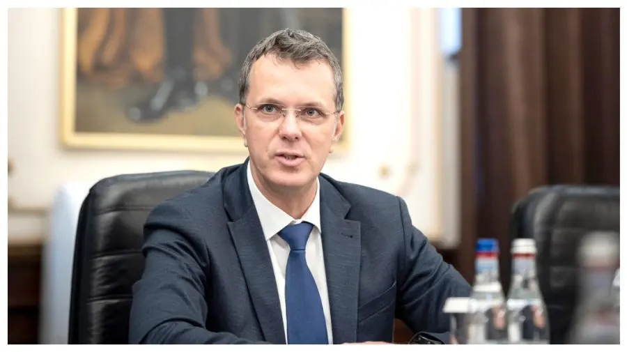 UPDATE CV fals și demisie: Ministrul Apărării al României, Ionuț Moșteanu, în centrul unui scandal politic major