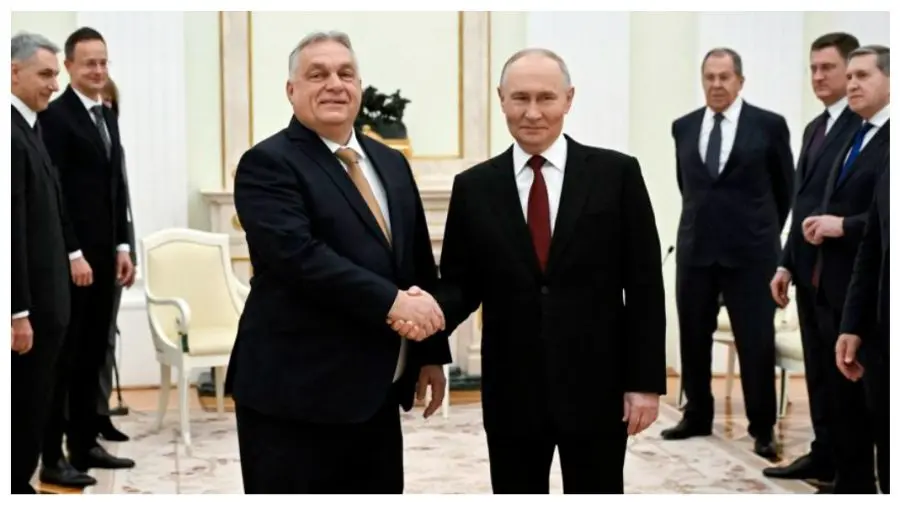 VIDEO Orban, gest controversat la Moscova: își oferă țara pentru un summit Putin–Trump