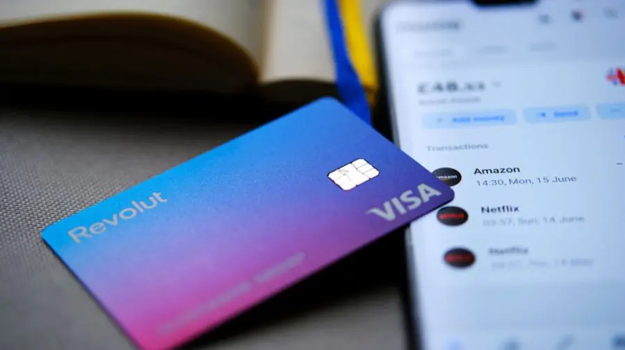 Revolut a început să blocheze conturile cetățenilor ruși care nu dețin rezidență în UE, în baza celui de-al 19-lea pachet de sancțiuni