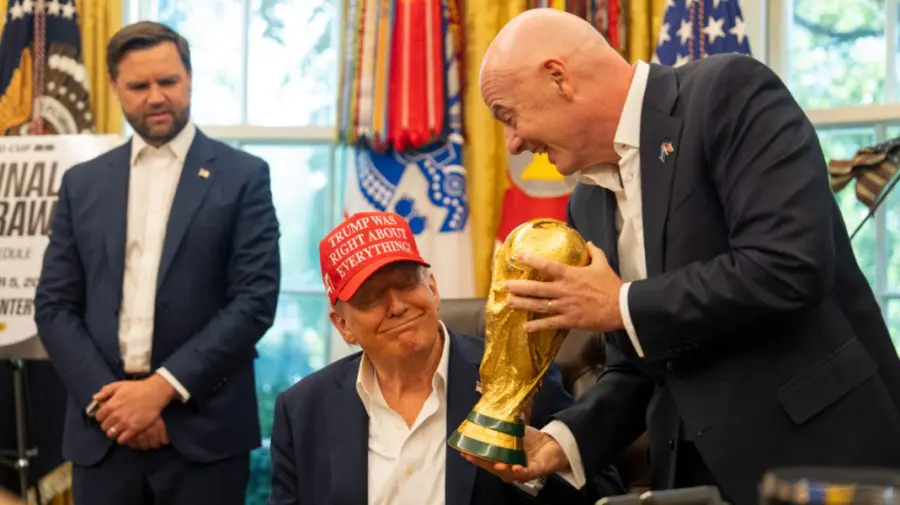 FIFA a înființat ”Premiul pentru Pace”. Se bănuiește că Donald Trump va fi primul câștigător