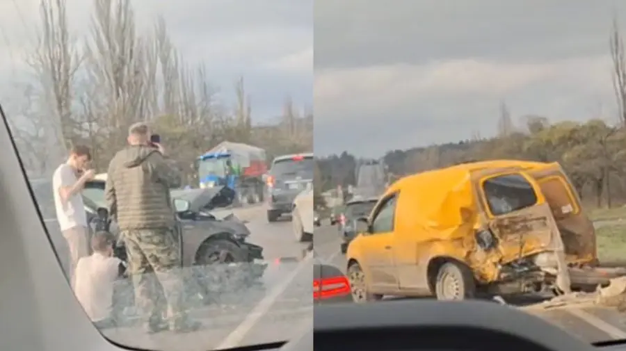 VIDEO Coliziune gravă la Sîngerei: Două mașini avariate din cauza neatenției la volan