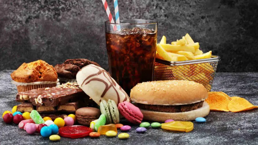 Comisia Europeană vrea să introducă o taxă pentru alimentele procesate nesănătoase