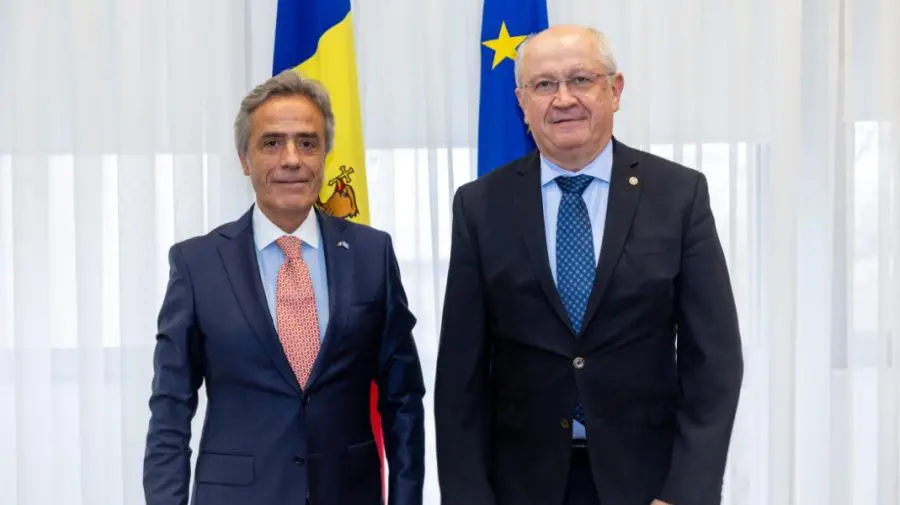 Prim-ministrul Munteanu a discutat cu ambasadorul Greciei despre proiectele moldo-elene și fondurile de preaderare