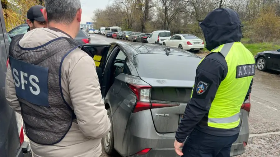 Mai mulți șoferi din Moldova, prinși pe picior greșit. SFS a aplicat amenzi de peste 15.000 de lei