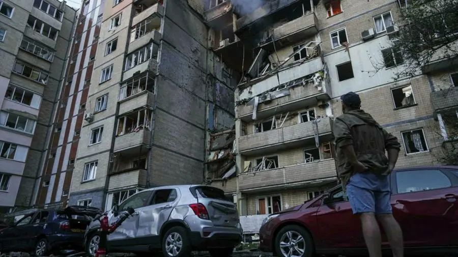 Capitala Ucrainei, lovită din nou: Pene de curent și apă, infrastructură avariată și o persoană ucisă