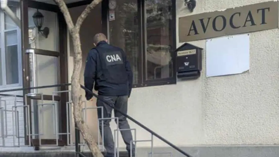 Percheziții la un avocat și la Biroul de Probațiune Dondușeni: Juristul, reținut pentru corupție