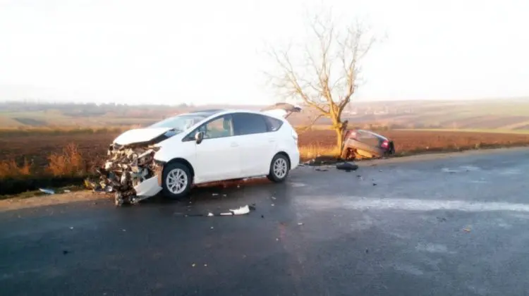 Trei oameni au fost răniți într-un accident la Soroca. O șoferiță nu a acordat prioritate