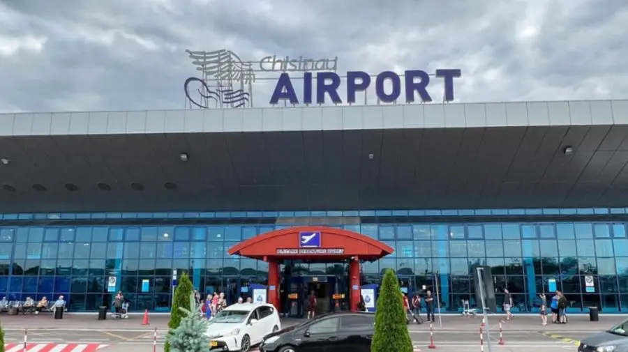 Aeroportul Chișinău a început duminică alimentarea avioanelor cu kerosen