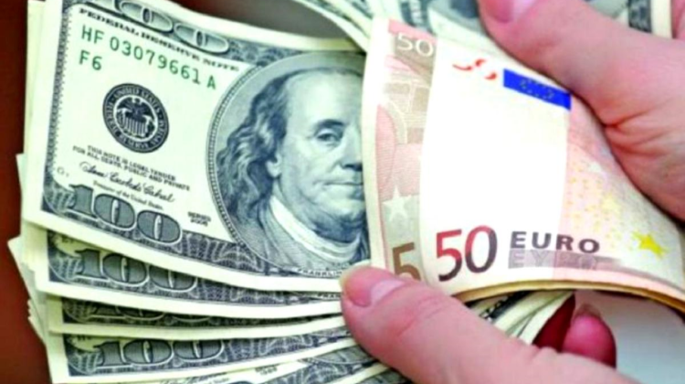 Curs valutar 7 aprilie 2026: Cât valorează un euro și un dolar