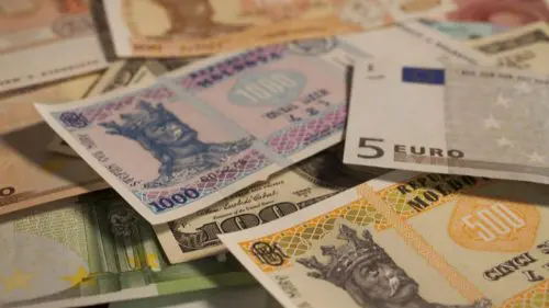 Curs valutar 10 septembrie 2026: Cât valorează un euro și un dolar