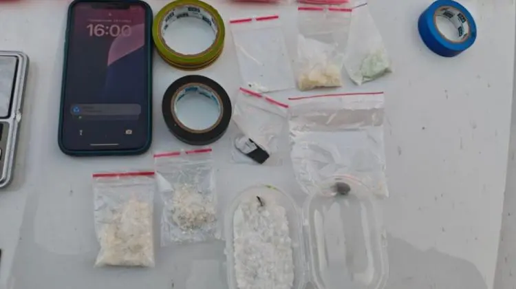 VIDEO Traficant de droguri, prins la Bălți: Polițiștii au ridicat substanțe narcotice de 60.000 de lei