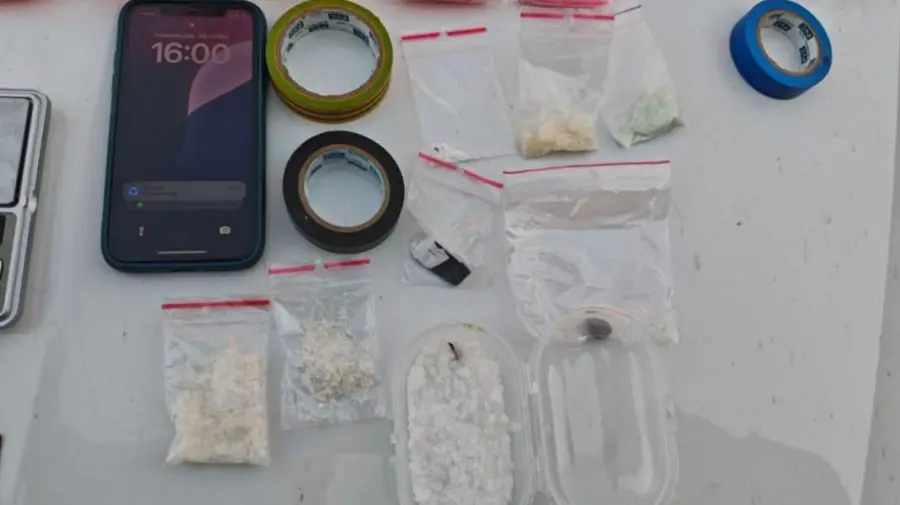 VIDEO Traficant de droguri, prins la Bălți: Polițiștii au ridicat substanțe narcotice de 60.000 de lei