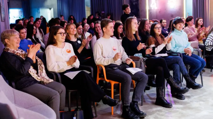 Leadership, marketing și inovație: Peste 1.200 de tineri au explorat lumea startup-urilor la Startup101