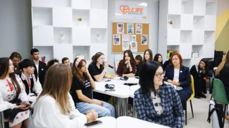 Clase moderne EduLIFE în 35 de școli profesionale din țară: Elevii își dezvoltă competențele pentru carieră