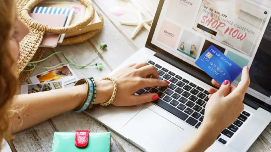 Moldovenii cheltuiesc mai mult în magazinele online din străinătate decât în țară