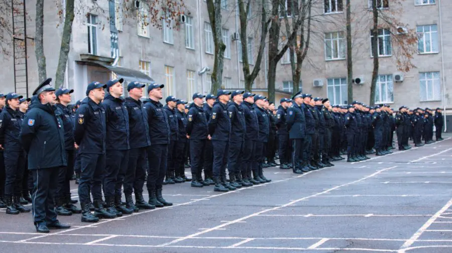 FOTO Ceremonie solemnă la Academia „Ștefan cel Mare”: 52 de ofițeri și 202 de subofițeri MAI au depus jurământul
