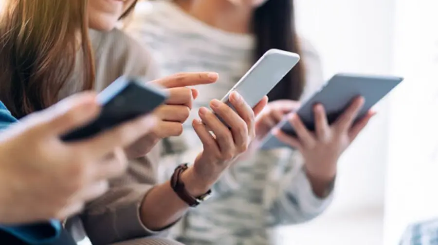 Facebook și Instagram interzic minorilor sub 16 ani din Australia: Măsură decisă înainte de noua legislație