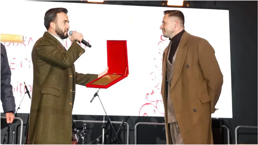 VIDEO Emilian Crețu, desemnat cetățean de onoare al comunei Negureni. Ce mesaj a transmis actorul