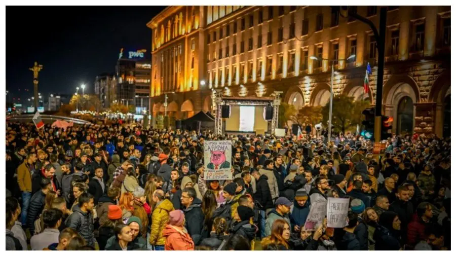 VIDEO Proteste masive la Sofia: opoziția contestă bugetul pentru 2026 și anunță noi mobilizări