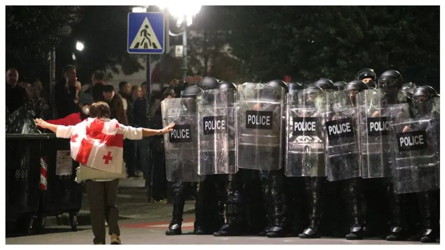 Dovezi după protestele din Georgia 2024: compus toxic din Primul Război Mondial ar fi fost pulverizat peste activiști