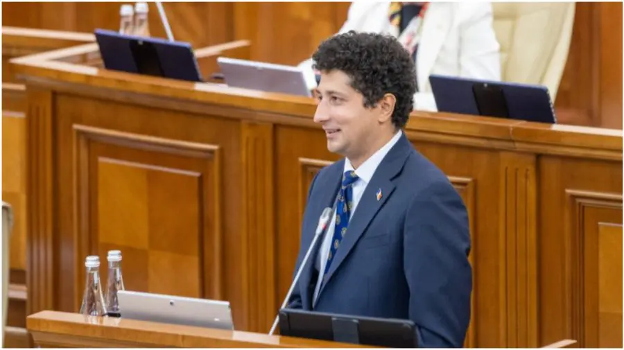 Radu Marian nu vrea nuntă mare! Dezvăluie ce ar alege între o vacanță în Turcia și un weekend la Vadul lui Vodă