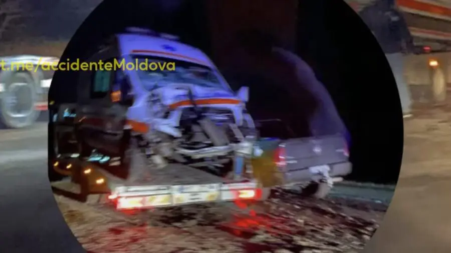 Echipaj medical, rănit într-un accident grav la Cahul. Șoferul a fugit de la fața locului