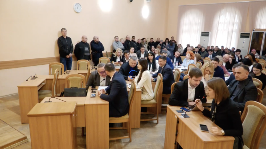 Ședința CMC a început cu cvorum, dar s-a încheiat fără. PAS s-a supărat că Ion Ceban nu îi răspunde Zinaidei Popa