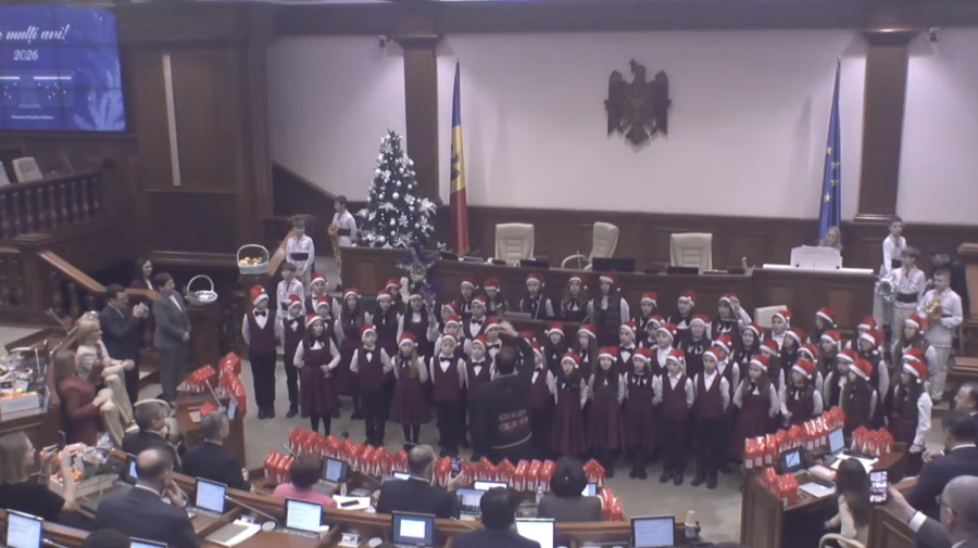 VIDEO Colinde, urături și binecuvântare pentru deputați: Toate legile adoptate să fie spre binele țării